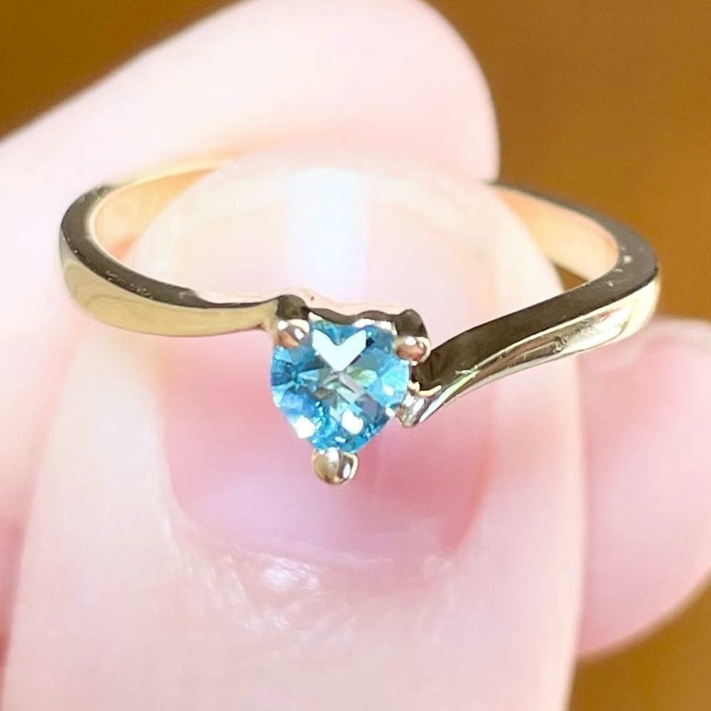 14k Dainty Swiss Blue Topaz Rose Heart Cut Quarter Carat Gold Solitaire